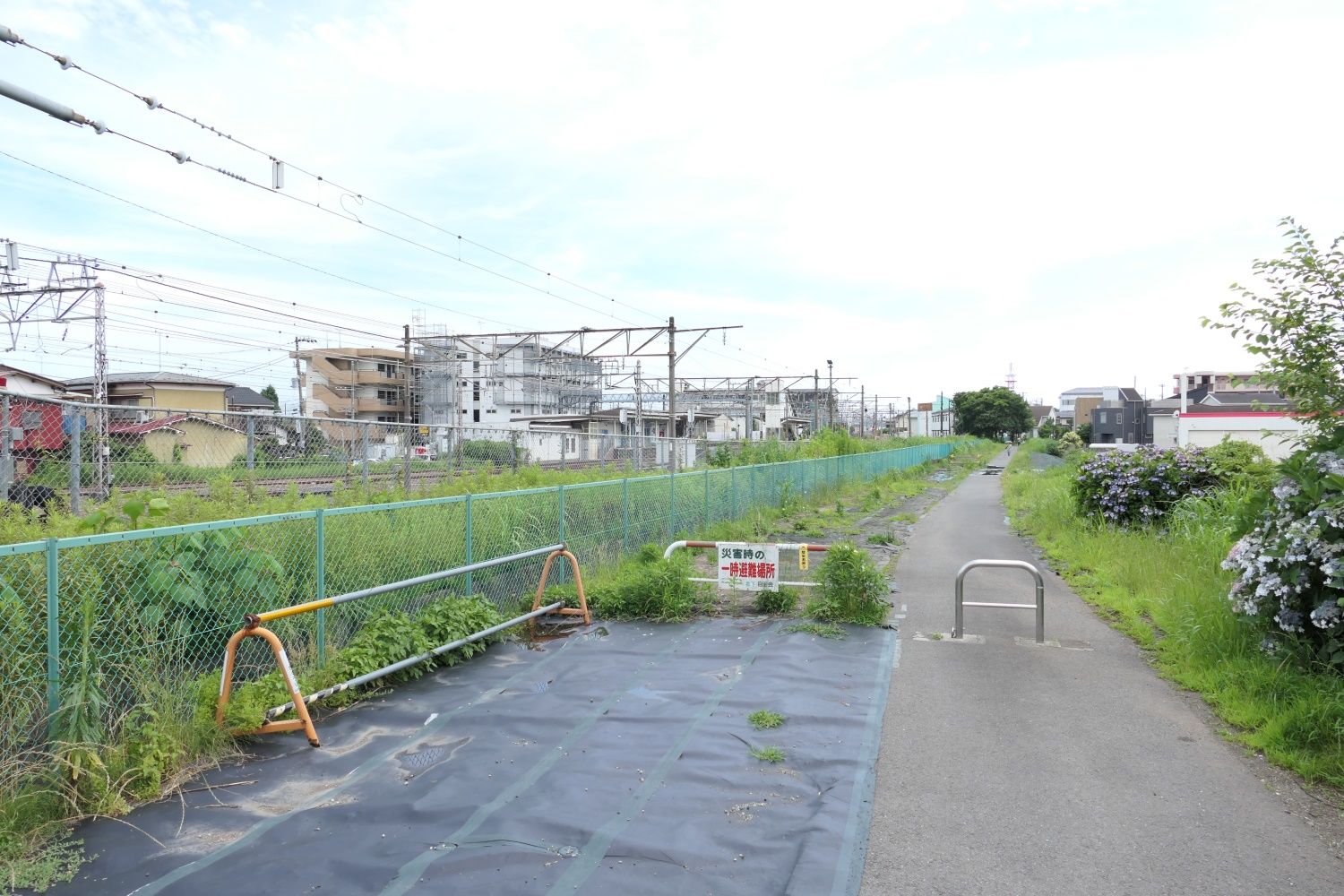 駅西側からは専売公社線が延びていた（記者撮影）