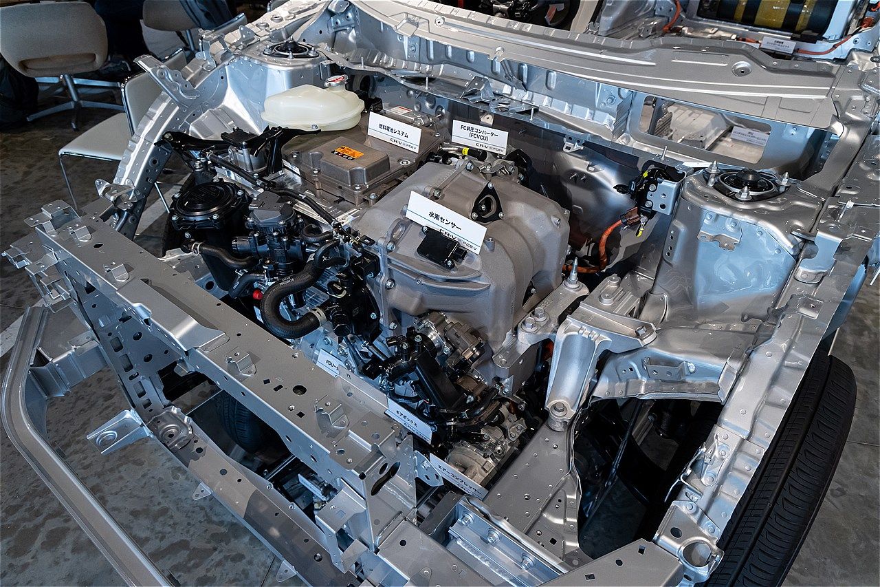 ホンダの新型燃料電池自動車「CR-V e:FCEV」（写真：三木宏章）