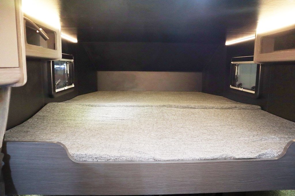 ダイレクトカーズの新作キャンピングカー「デューンローバー」（写真：筆者撮影）