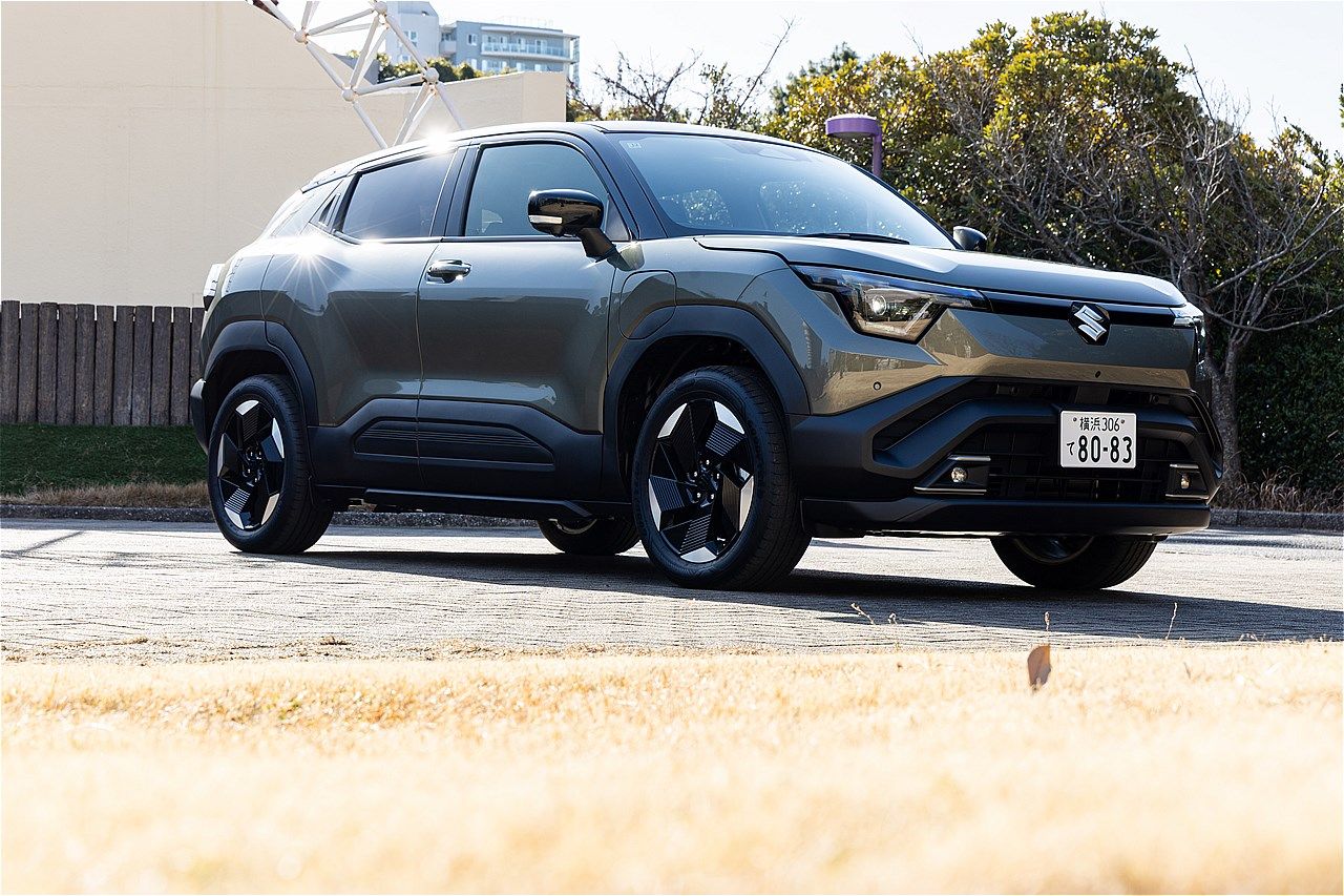 スズキの新型BEV「eビターラ」（写真：三木 宏章）