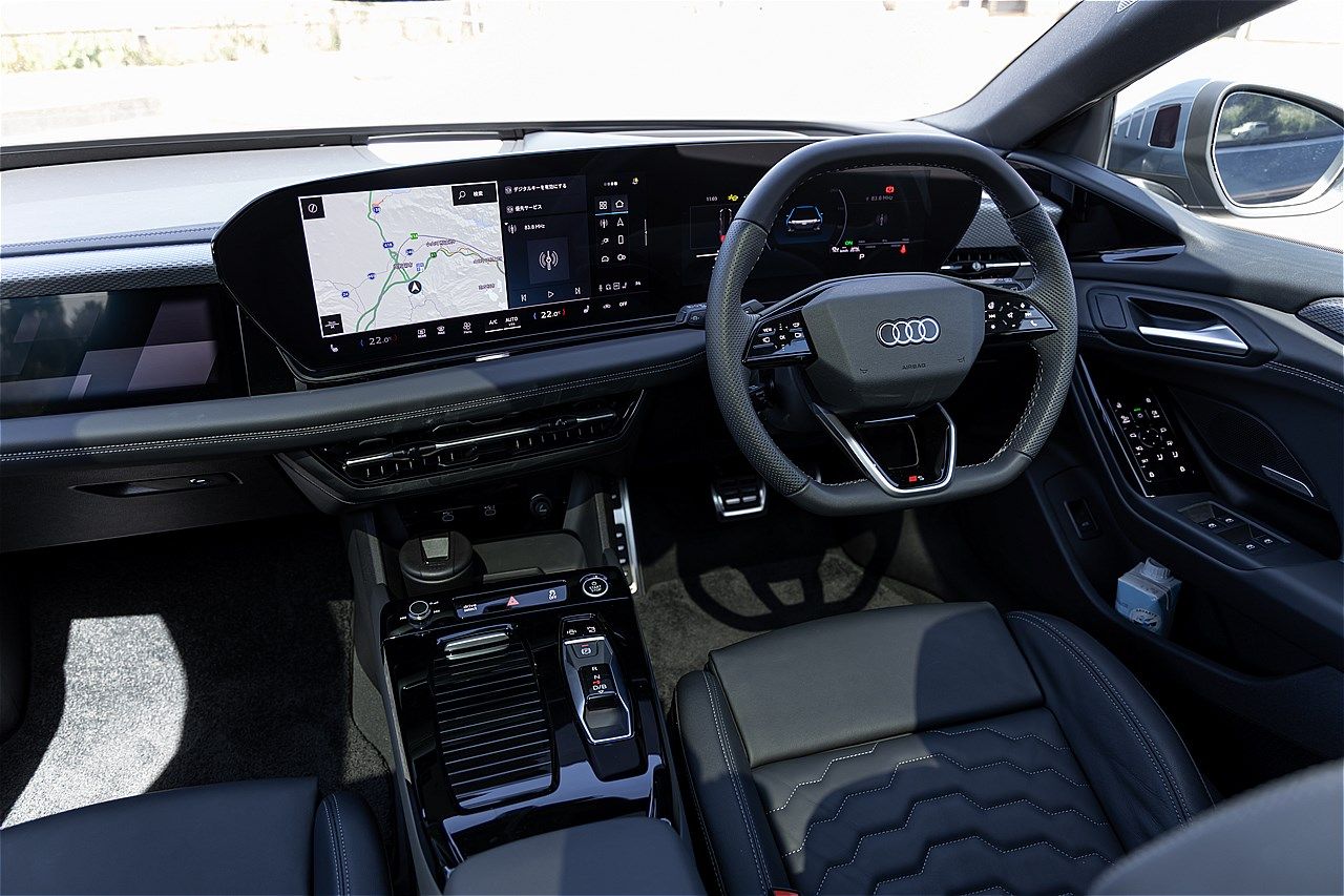 アウディの新型BEV「A6アバントe-tron」（写真：三木 宏章）