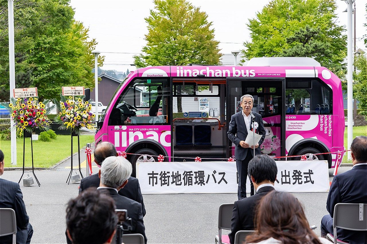 伊那市役所で行われたEV出発式の様子（筆者撮影）