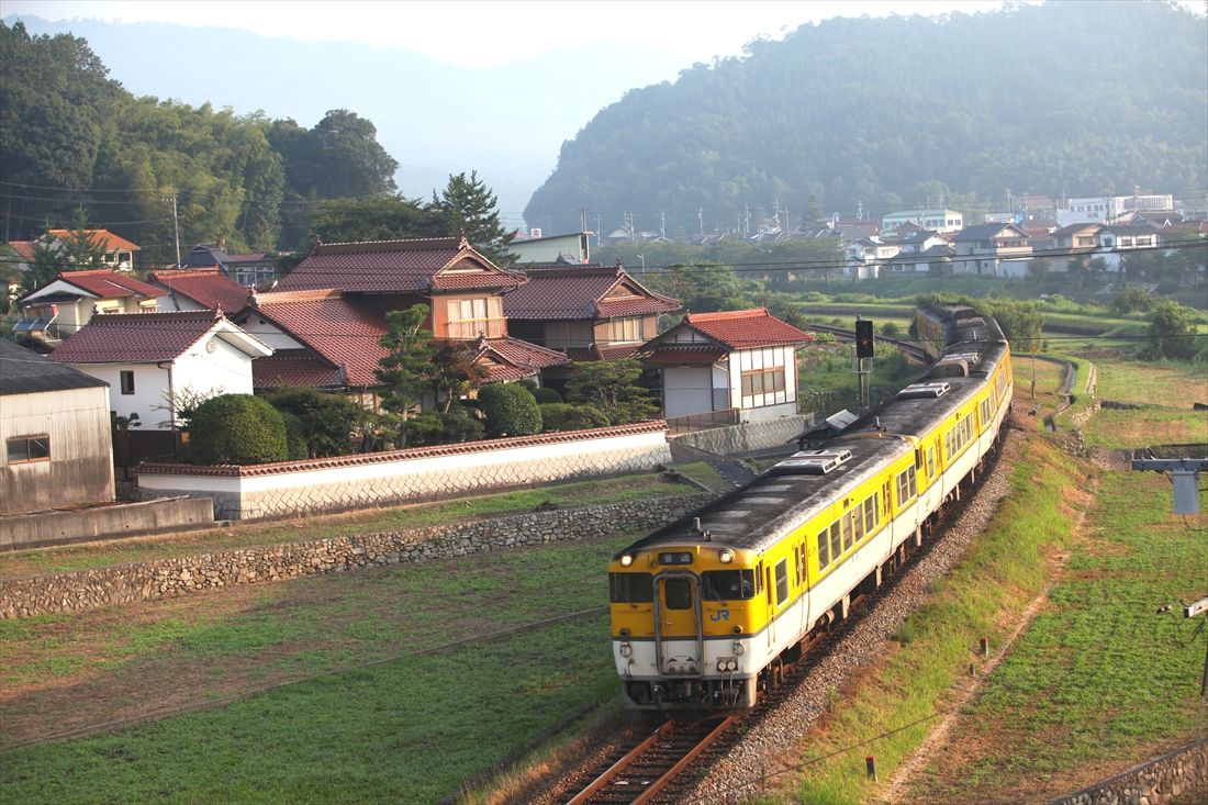 志和口付近を走る芸備線の気動車（撮影：南正時）
