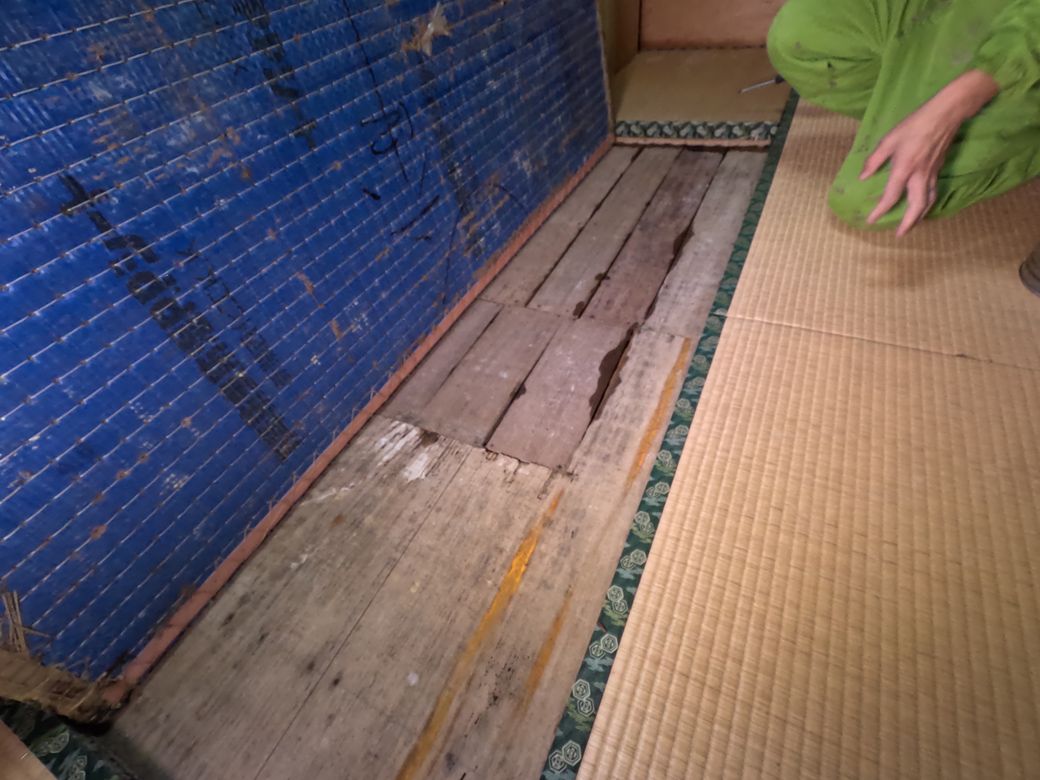 シロアリ被害による家屋倒壊