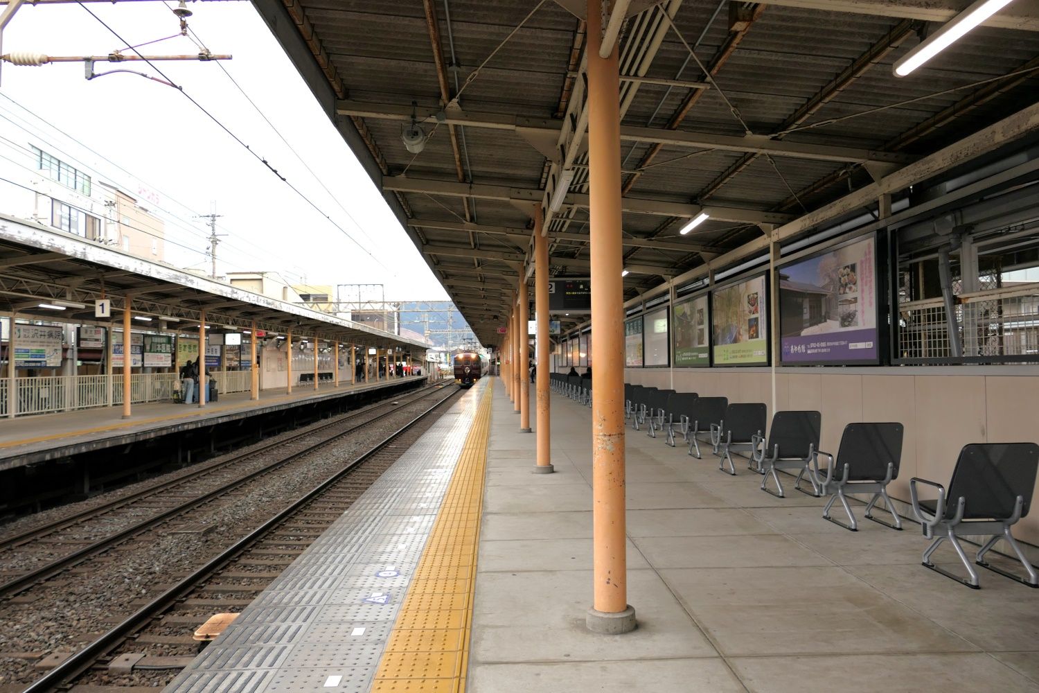 近鉄奈良線　新大宮駅　あをによし