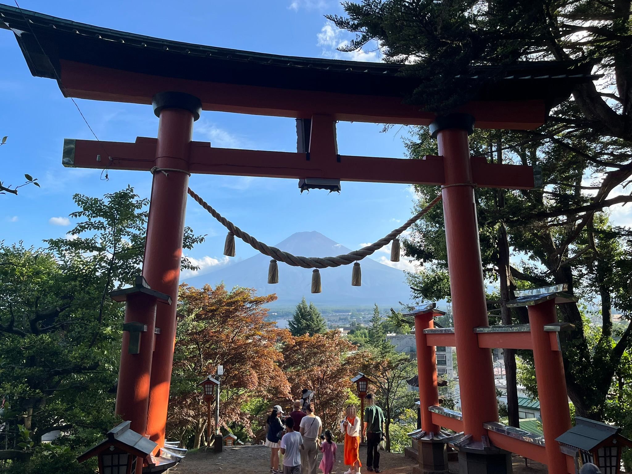 反対側を向くと、立派な富士山が！（筆者撮影）