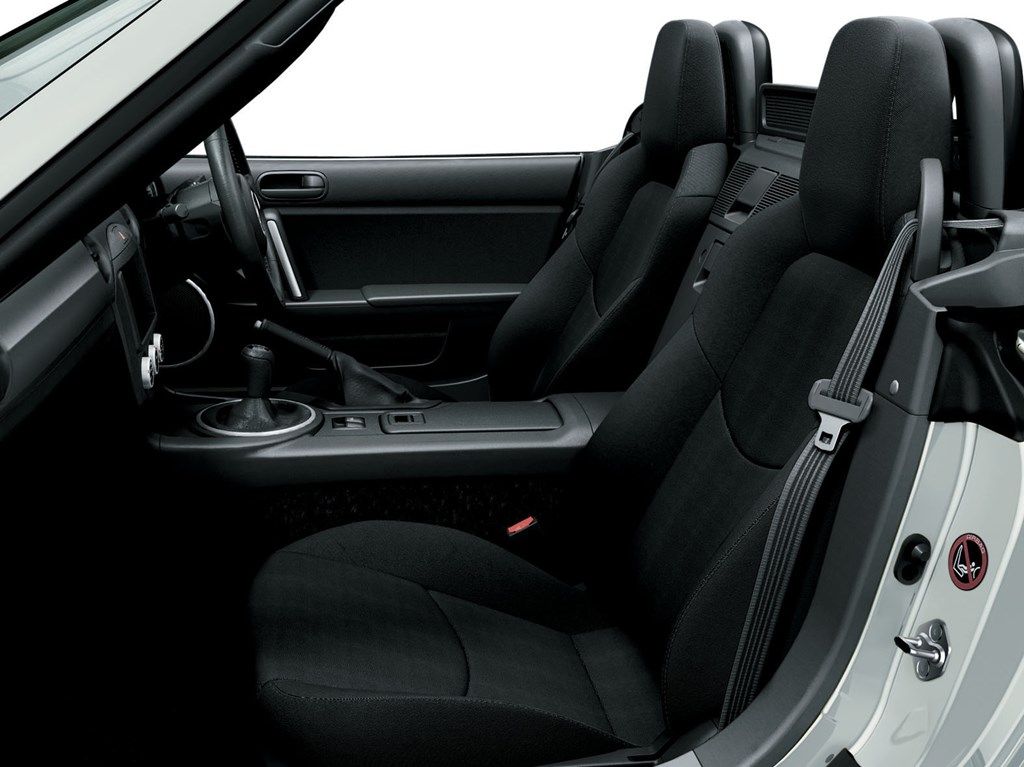 マツダの3代目「ロードスター（NC3）」（写真：マツダ）