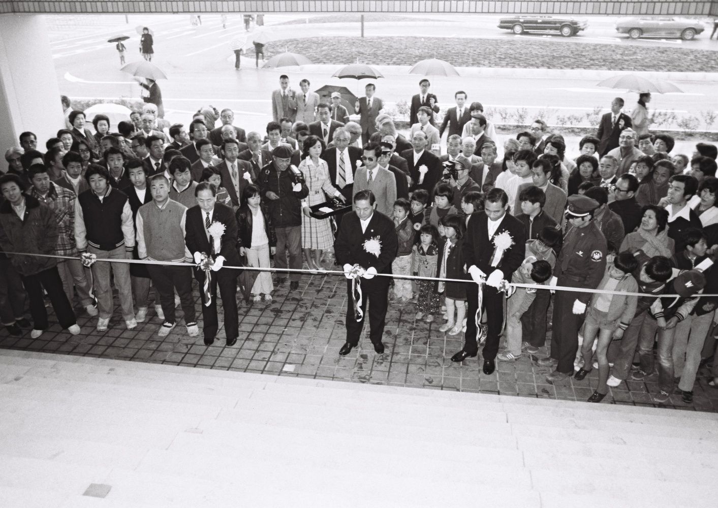 鶴瀬駅西口ビル竣工式＝1980年3月9日（写真：東武博物館）