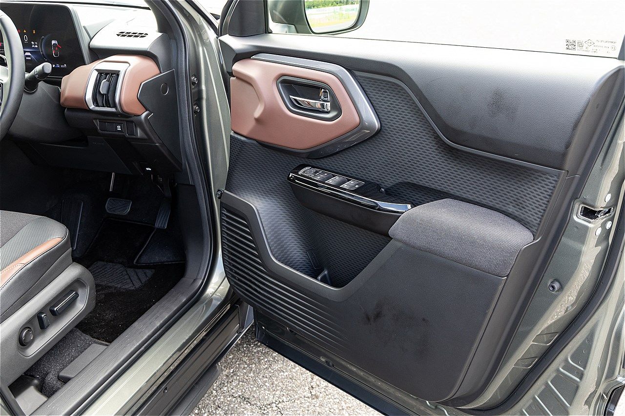 スズキの新型「eビターラ プロトタイプ」（写真：三木 宏章）