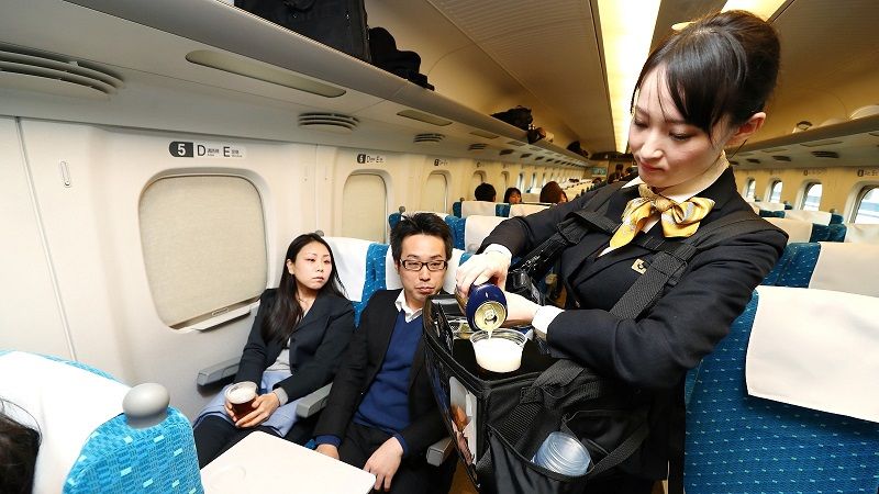 新幹線車内販売､｢神泡｣ビールが流れを変える? 各地で廃止相次ぐが東海道は｢攻め｣の姿勢 | 新幹線 | 東洋経済オンライン