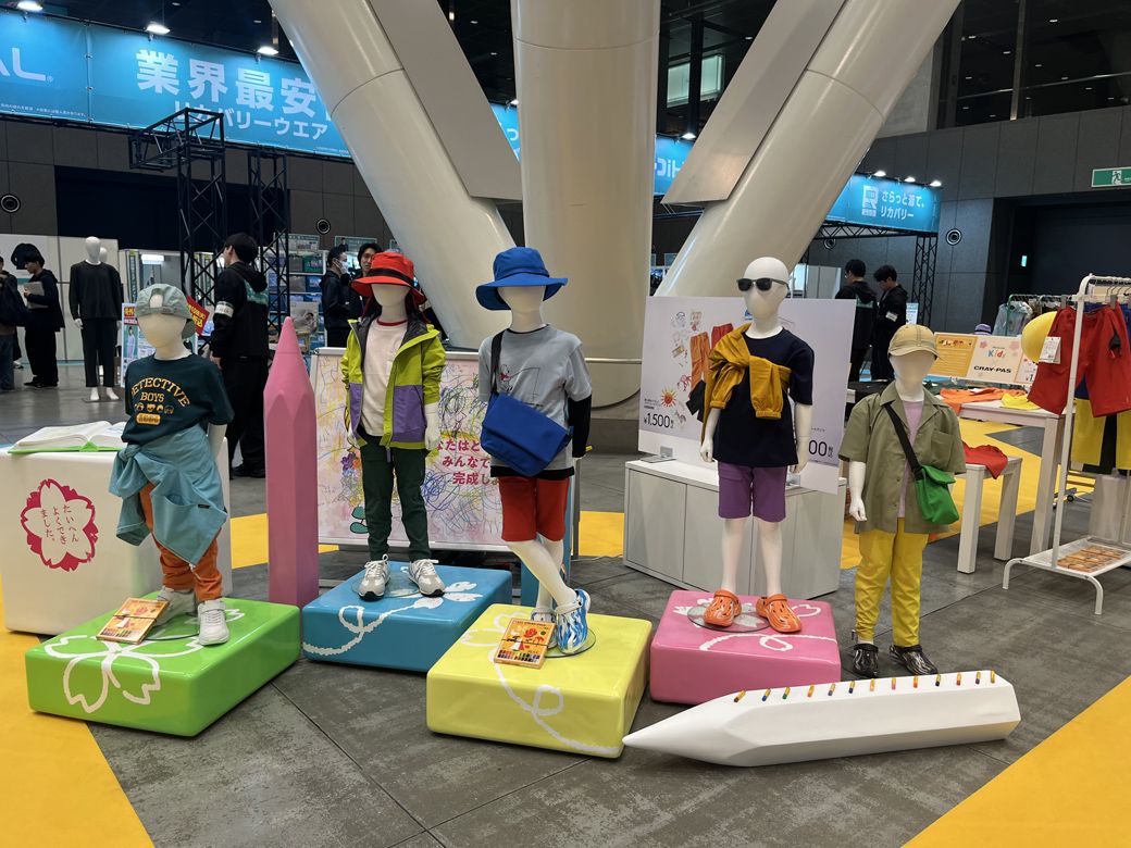 子ども服も展開している（筆者撮影）