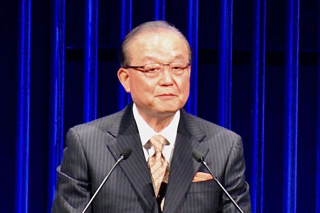 国際高速鉄道協会（IHRA）の国際フォーラムであいさつするIHRAの宿利正史理事長（記者撮影）