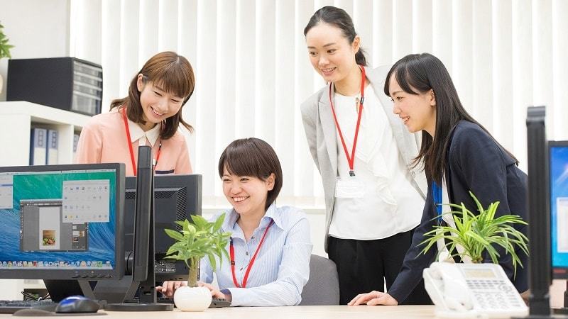 新人女子は職場でどんな服を着るのが正解か 若手社員のための 社会人入門 東洋経済オンライン 経済ニュースの新基準