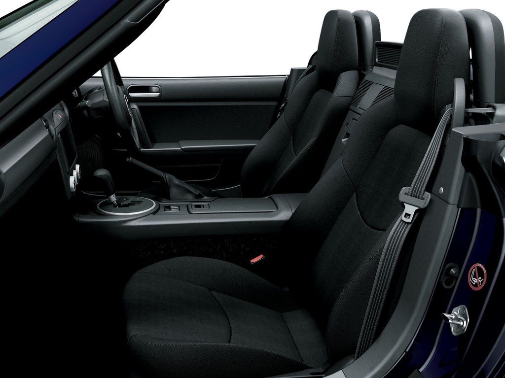 マツダの3代目「ロードスター（NC3）」（写真：マツダ）