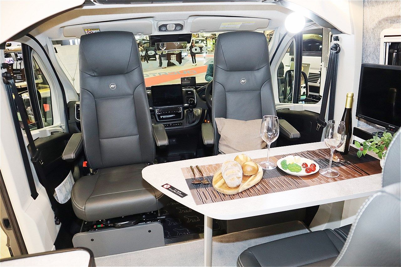 ジャパンキャンピングカーショー2026でトイファクトリーが発表した新型「ダヴィンチ6.0」（写真：筆者撮影）