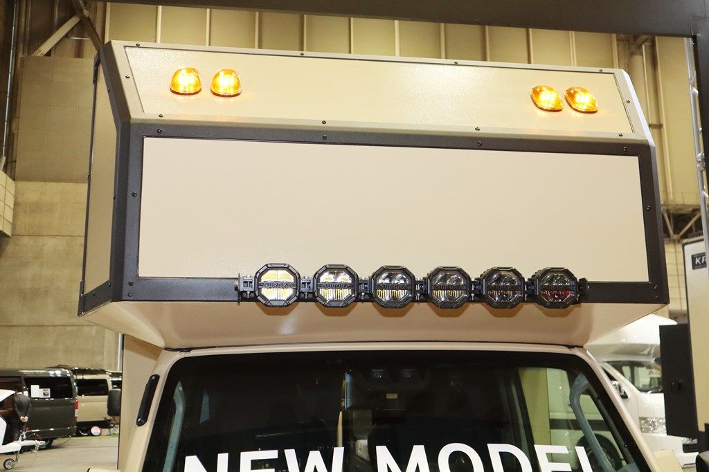 ダイレクトカーズの新作キャンピングカー「デューンローバー」（写真：筆者撮影）