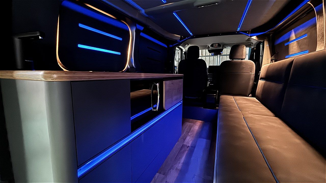 LACホールディングスのBEVキャンピングカー「LAC EVキャンパーC」（写真：LACホールディングス）