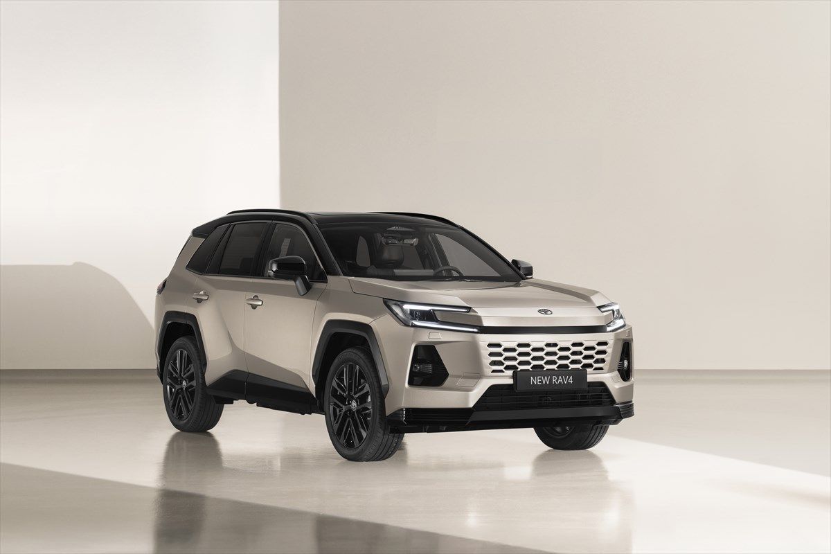トヨタ RAV4（写真：トヨタ自動車）