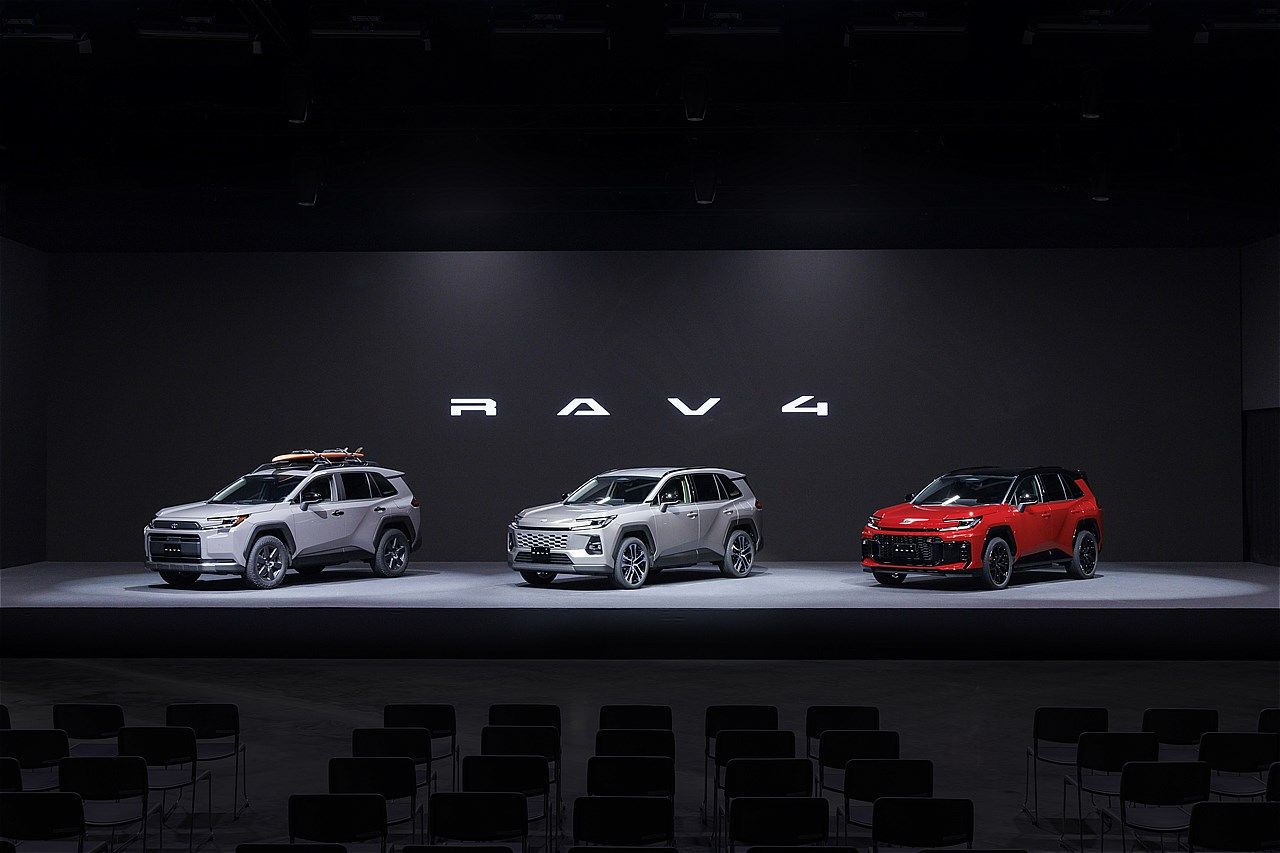 新型RAV4ワールドプレミアの様子（写真：トヨタ自動車）