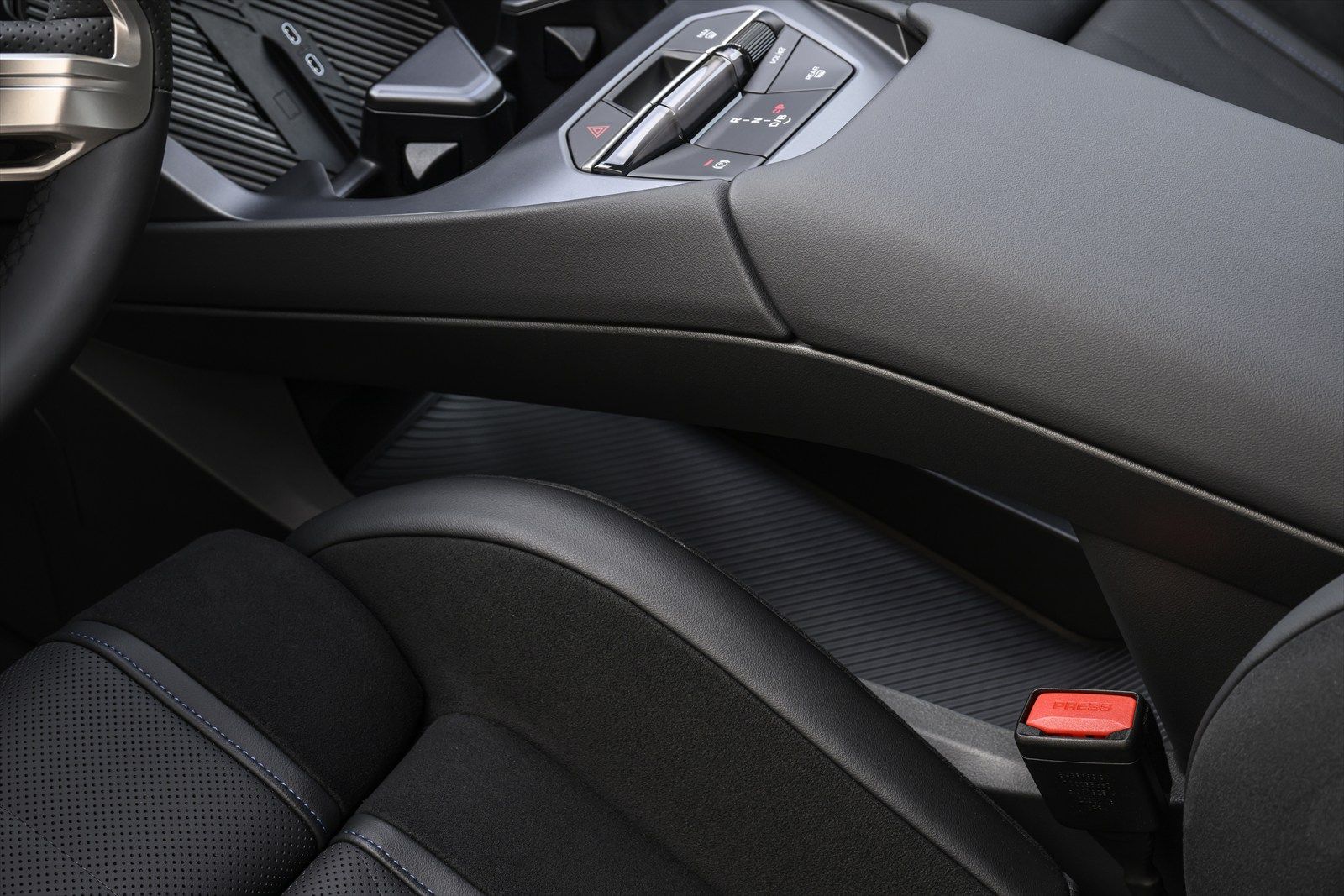 BMW iX3（写真：BMW）