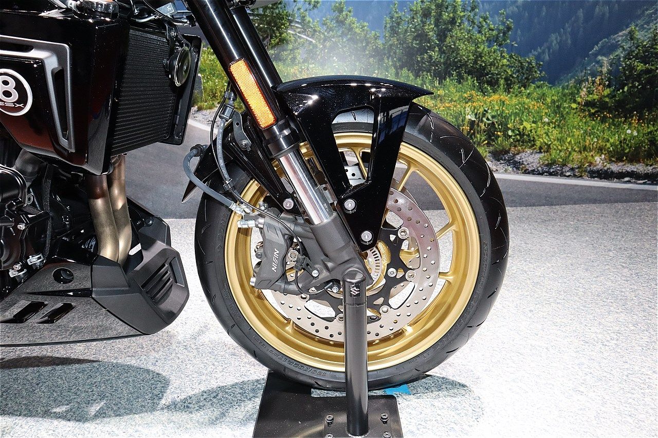 スズキの新型「GSX-8TT」（筆者撮影）