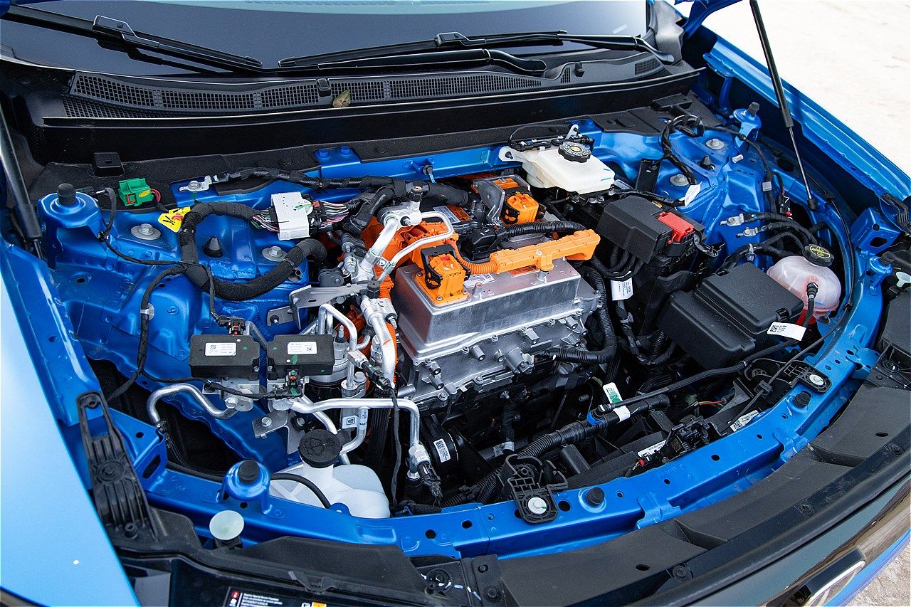 撮影車は従来型で、最高出力と最大トルクは288hp（約292ps）と333lb-ft（約451Nm）だったが、2025年モデルのAWDモデルでは300hp（約304ps）と355lb-ft（約481Nm）へ高められている（写真：平野 陽）
