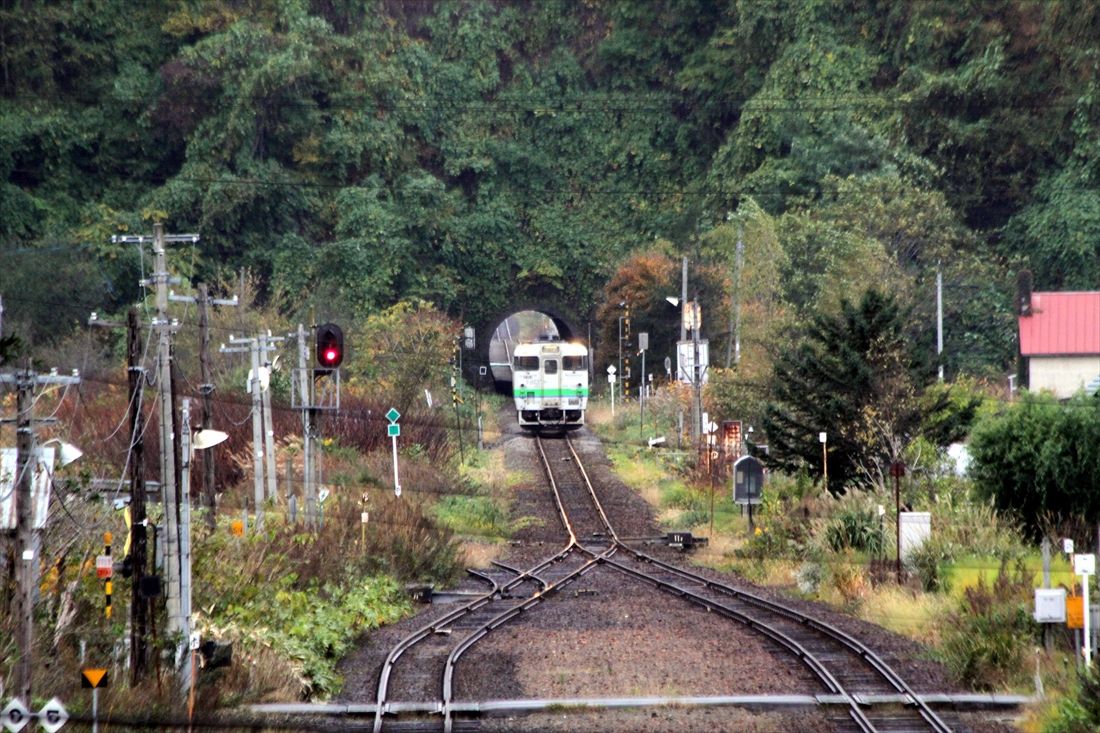 蘭島駅に到着するキハ40形の単行（撮影：南正時）