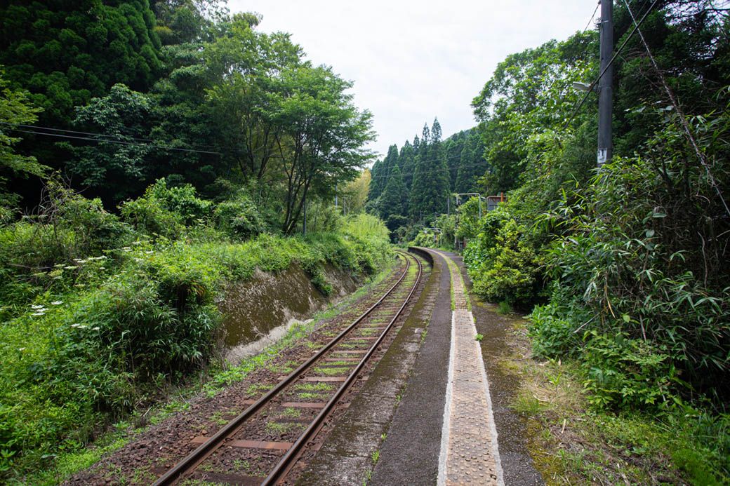 中福良駅ホームから見た風景（写真：筆者撮影）