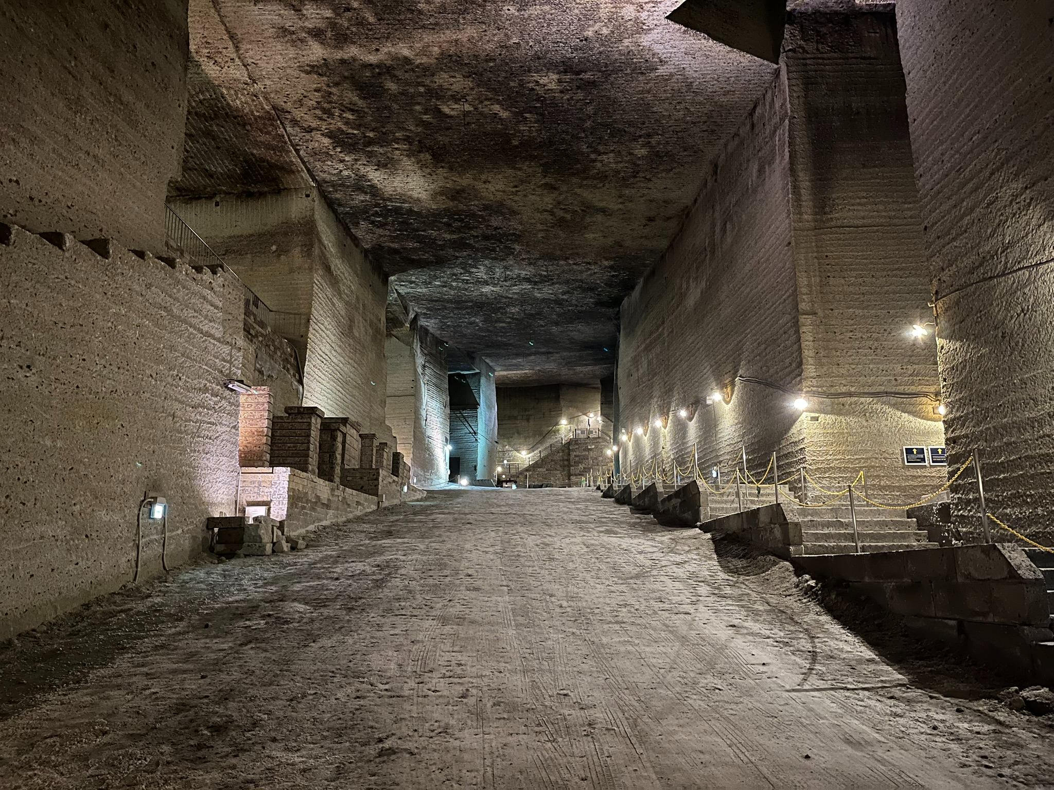 大谷石地下採掘場跡