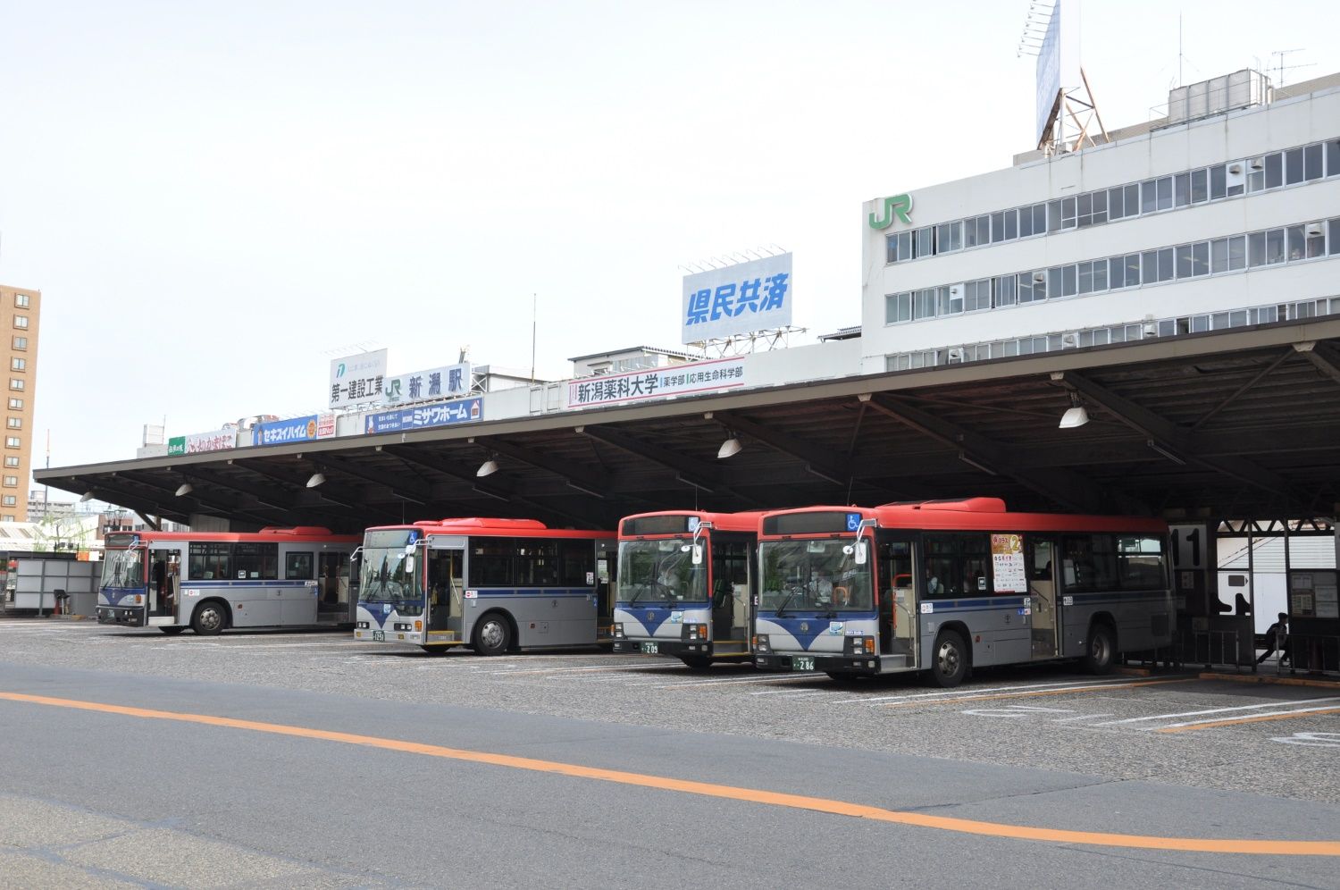 新潟駅　万代口バスターミナル