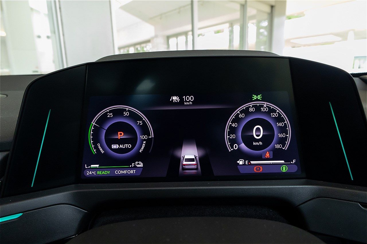 ホンダ量販モデル初のハンズオフ機能を搭載した「アコード e:HEV Honda SENSING 360＋」（写真：三木 宏章）