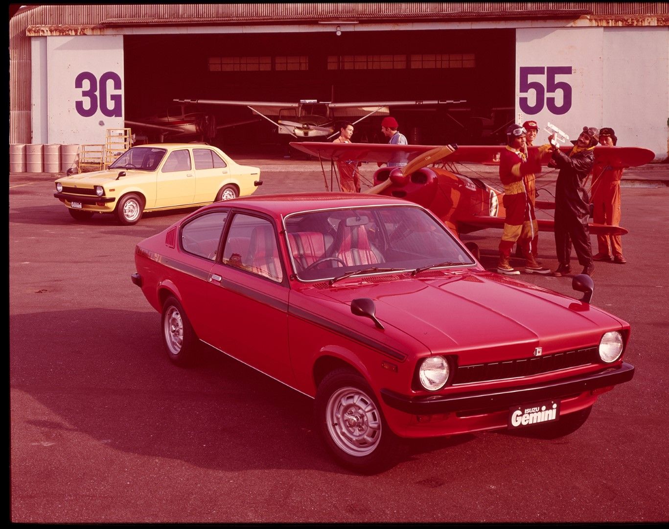 GMと共同開発した初代「ジェミニ」は1974年発表（写真：いすゞ自動車）