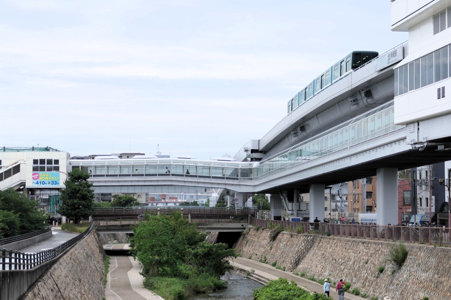 六甲ライナー　魚崎駅