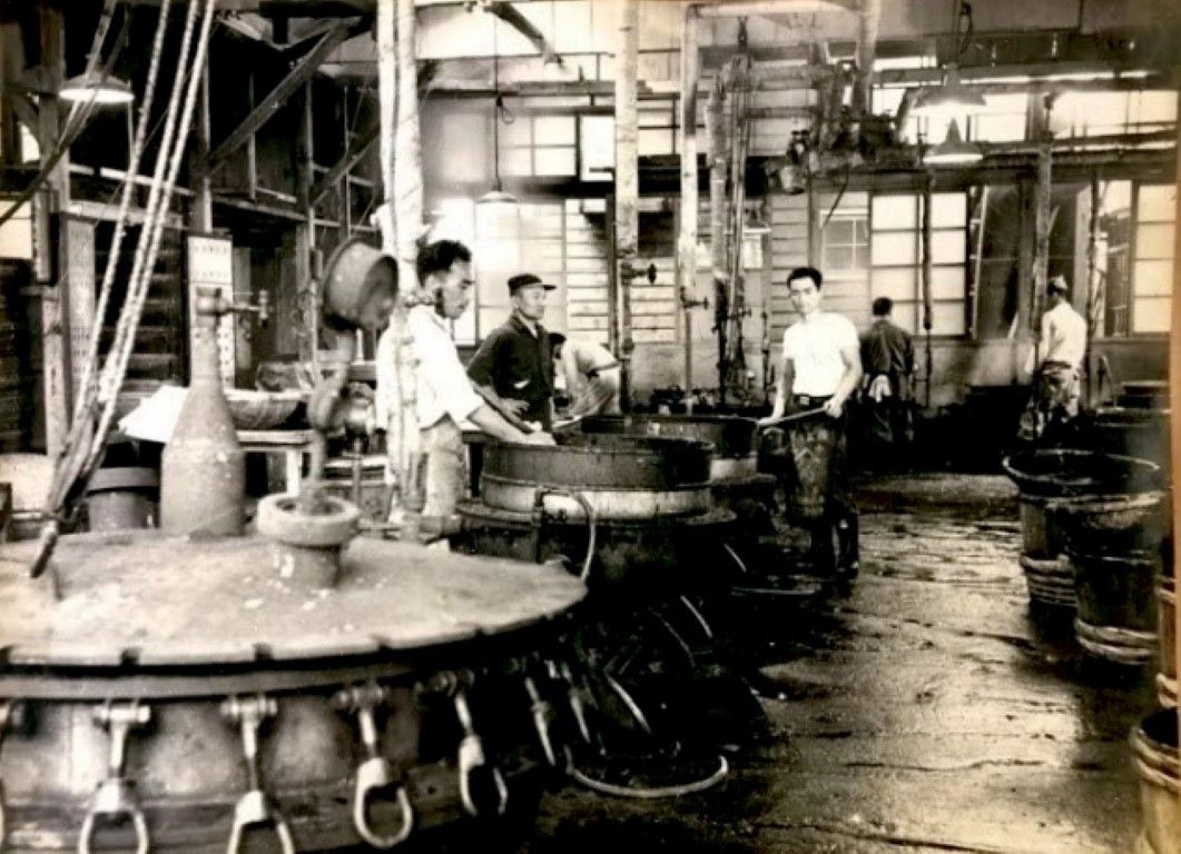 1946年当時石井食品の佃煮製造の様子