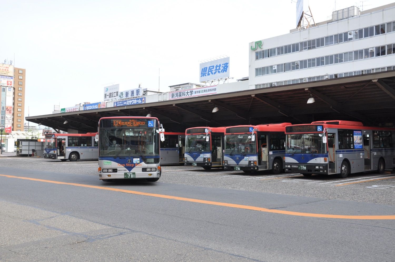 新潟駅　万代口バスターミナル
