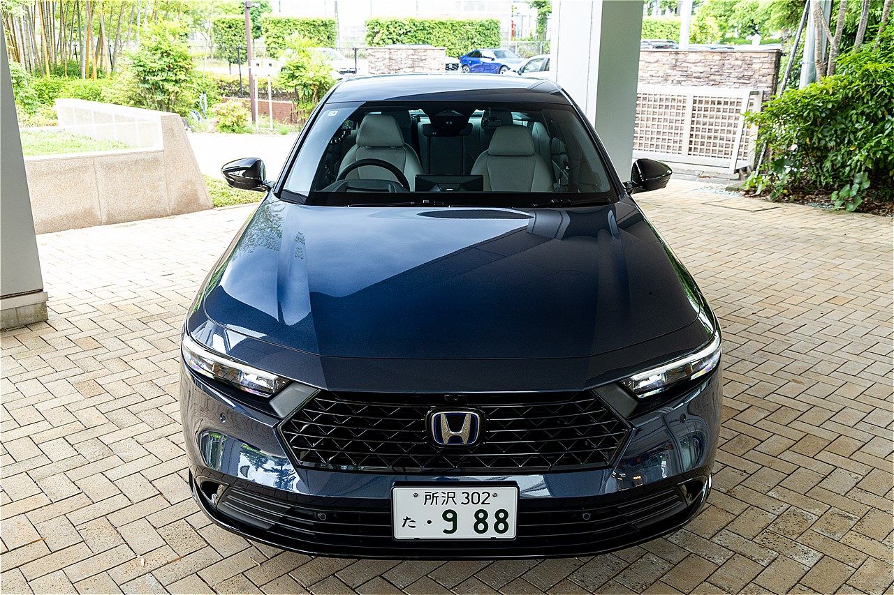 ホンダ量販モデル初のハンズオフ機能を搭載した「アコード e:HEV Honda SENSING 360＋」（写真：三木 宏章）