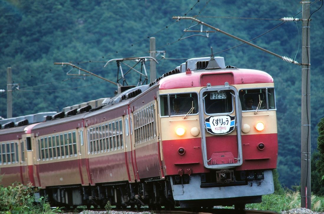急行「くずりゅう」は北陸方面から東海道新幹線連絡列車としての役割を担っていた（撮影：南正時）