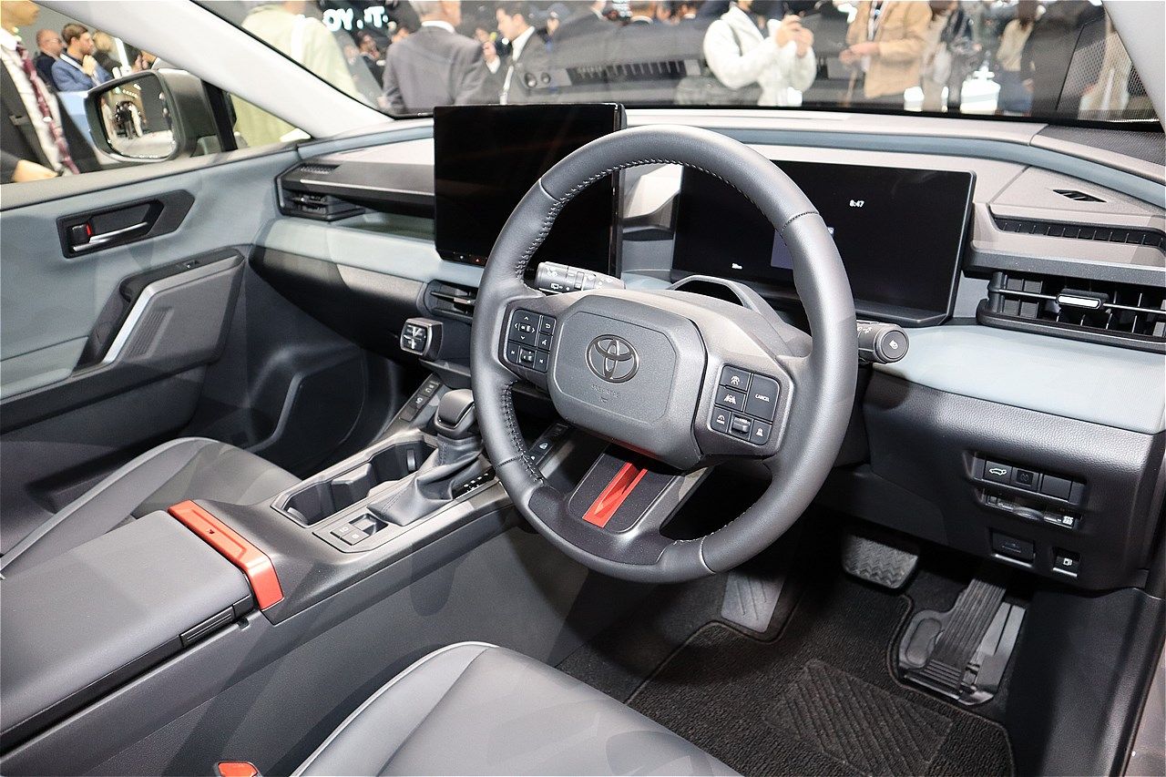 ジャパンモビリティショー2025に展示されたトヨタの新型「RAV4アドベンチャー」（筆者撮影）