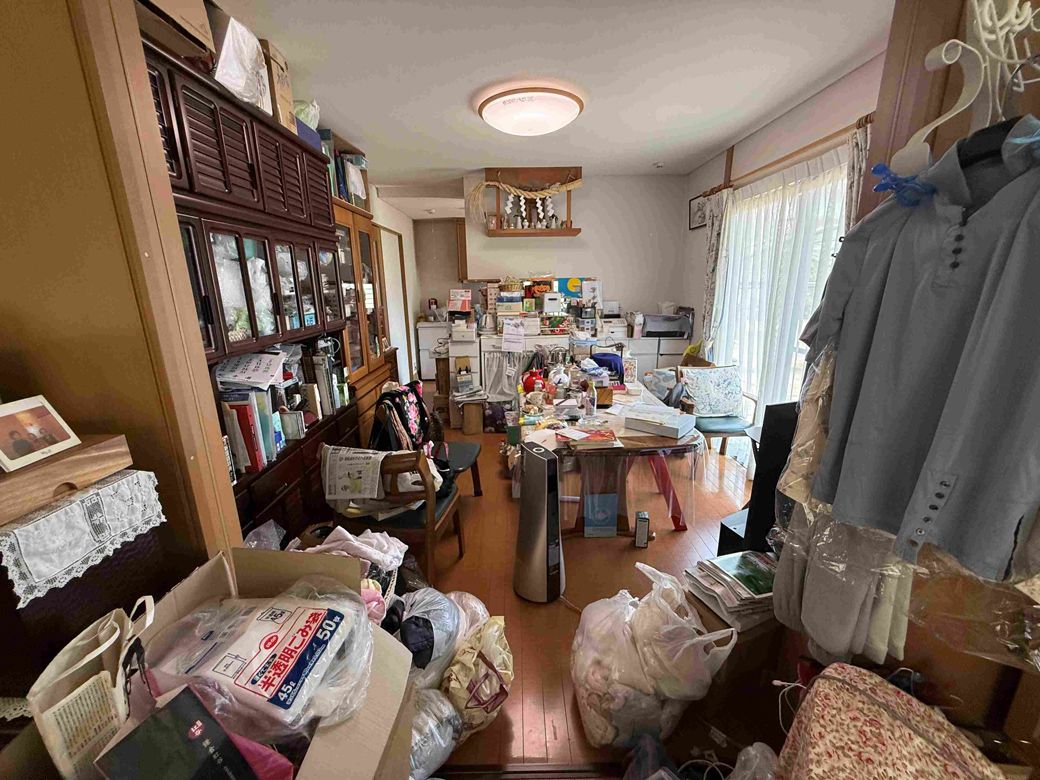 片づけ前の写真。パッと見て「モノの量が多い」と感じる（写真：一般社団法人ホーム＆ライフ協会提供）