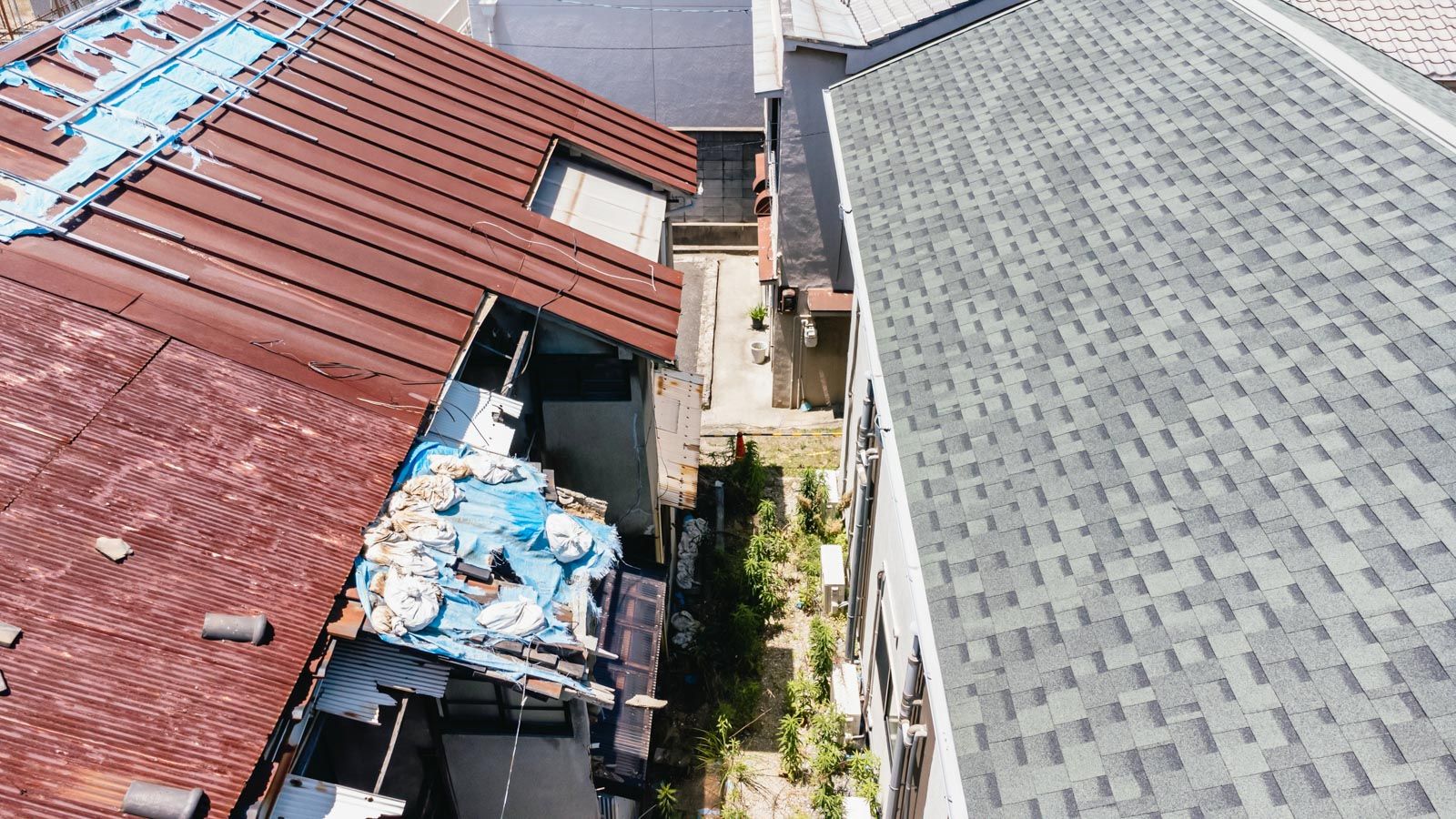 ２棟の間の被害