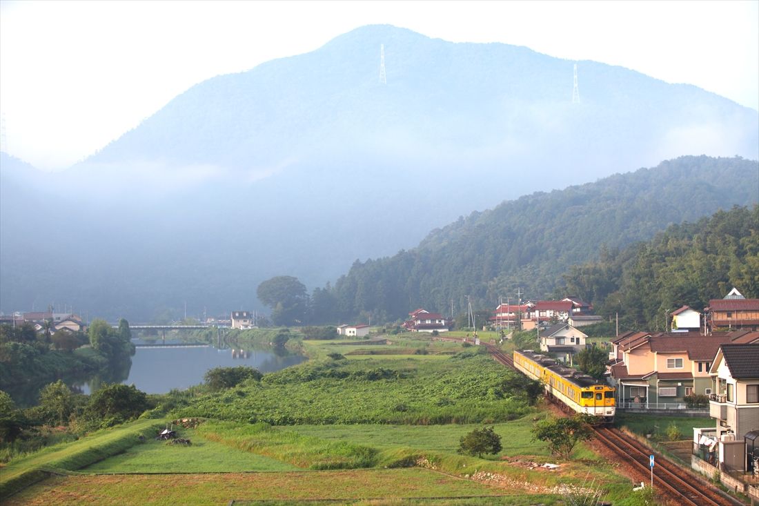 志和口付近を走る芸備線の気動車。利用者の多い広島―三次間はキハ40・47形が走る（撮影：南正時）
