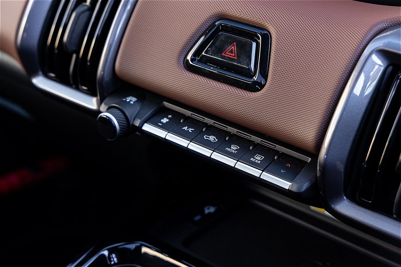 スズキの新型BEV「eビターラ」（写真：三木 宏章）