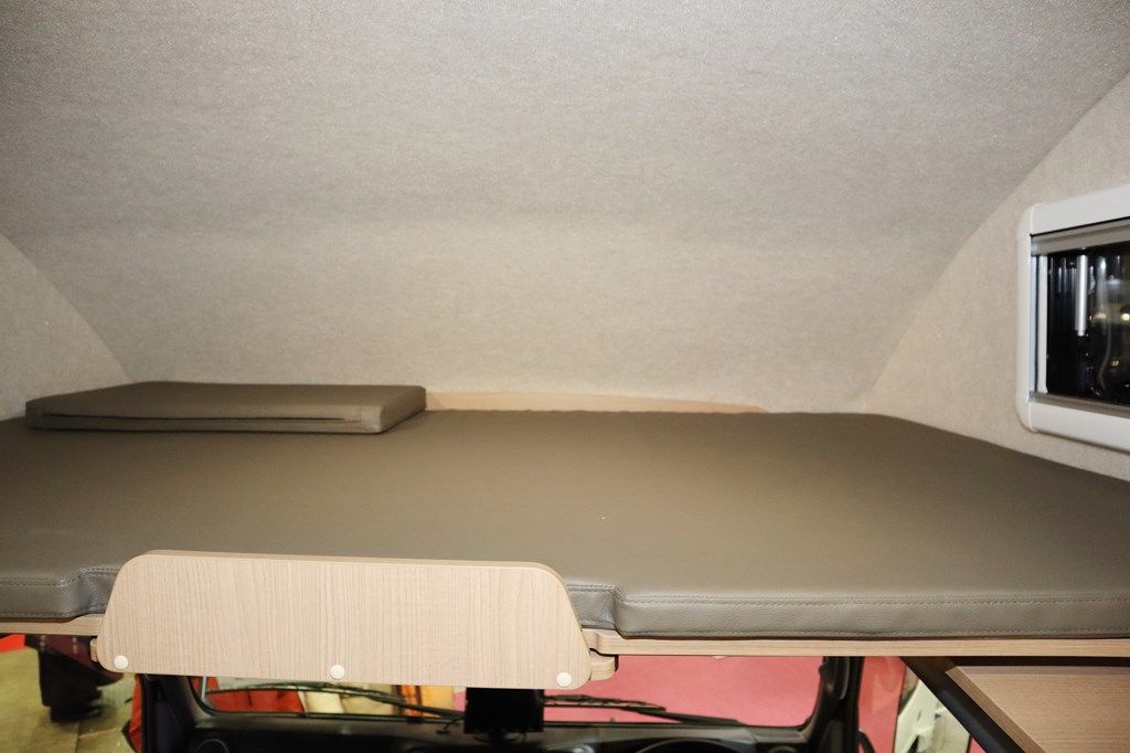 トヨタ「カムロード」をベースにした先代モデルの「コルド リーブス」（写真：筆者撮影）