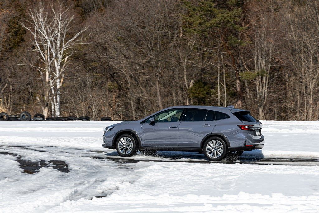 スバル「レヴォーグ レイバック」のディテール（写真：三木 宏章）