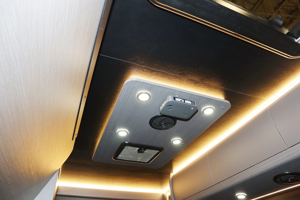 ダイレクトカーズの新作キャンピングカー「DN-75」（写真：筆者撮影）