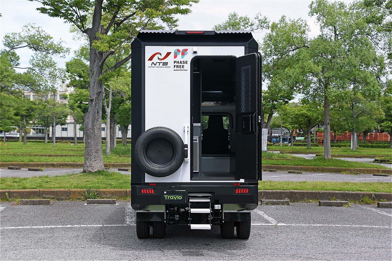日本特種ボディーの新作キャンピングカー「エクスペディション ストライカー」（写真：日本特種ボディー）