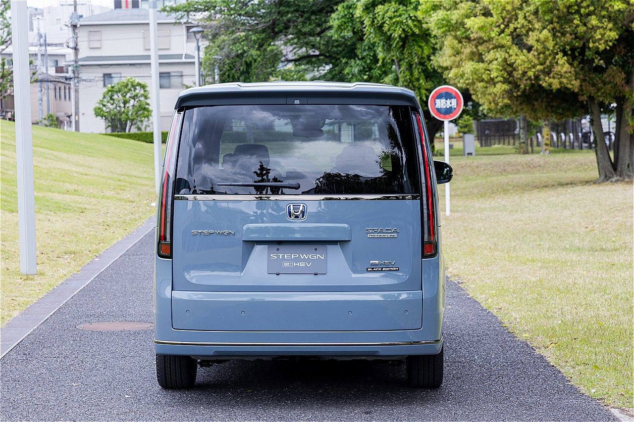 ホンダ「ステップワゴン e：HEV スパーダ  プレミアムライン ブラック エディション」（写真：三木 宏章）