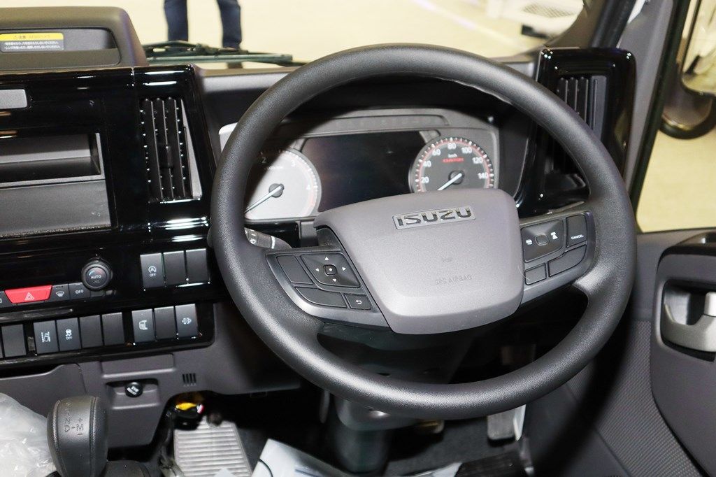 いすゞ「トラヴィオ」をベースにした、バンテックの新型キャンピングカー「コルド リーブス」（写真；筆者撮影）