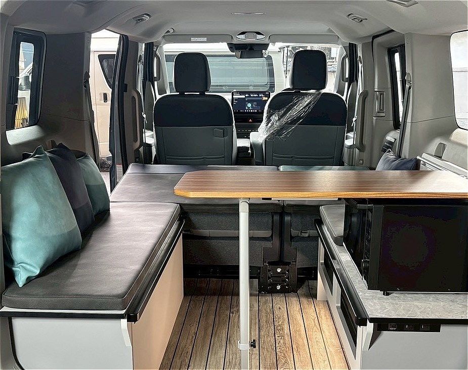 LACホールディングスのBEVキャンピングカー「LAC EVキャンパーP」（写真：LACホールディングス）