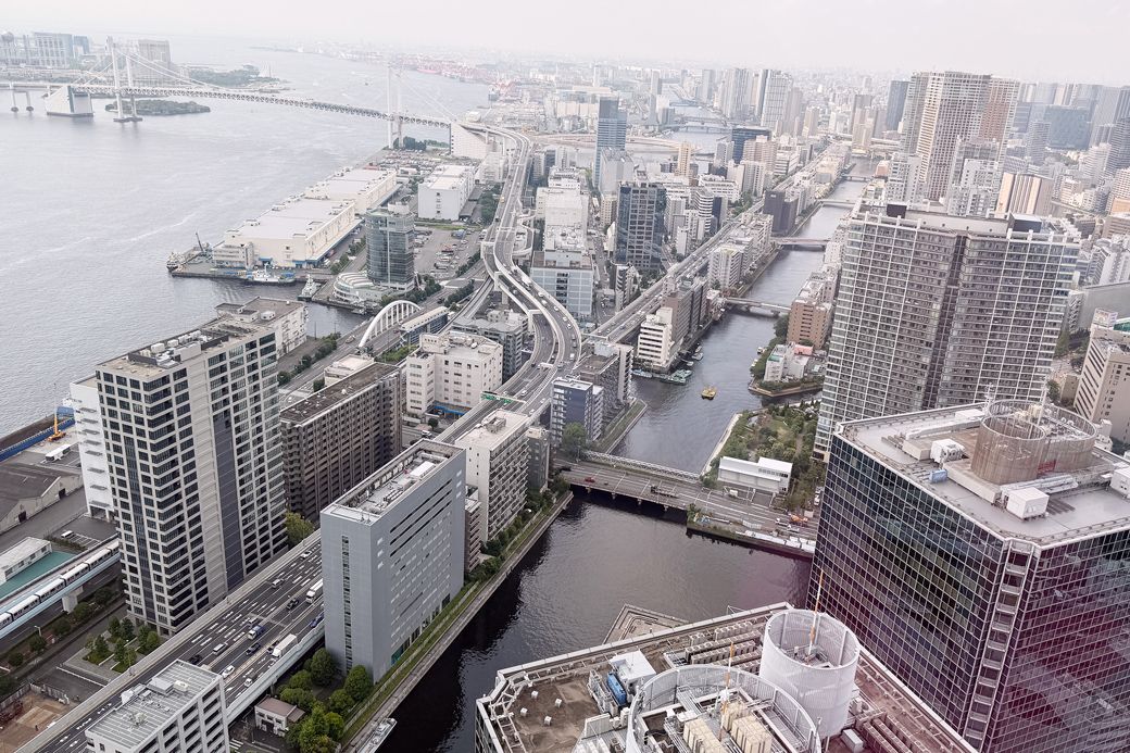 ブルーフロント芝浦は、東京湾ではなく運河に面した立地。日の出船着場からは徒歩7分ほど（筆者撮影）